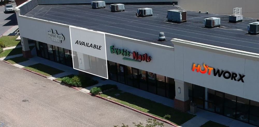 Albertson's Anchored Center: 15168 Airline Highway, Baton Rouge, LA 70817